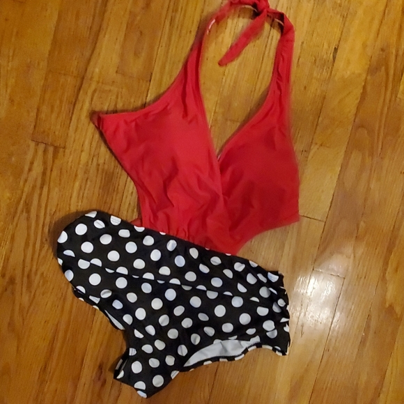 Swimsuit New without Tags. Size XL - Picture 2 of 8